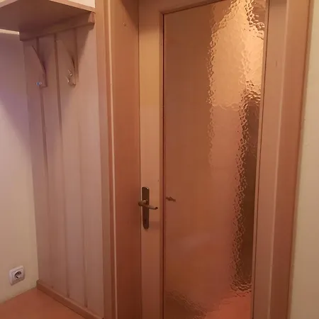 Near Diamond Center Apartment *